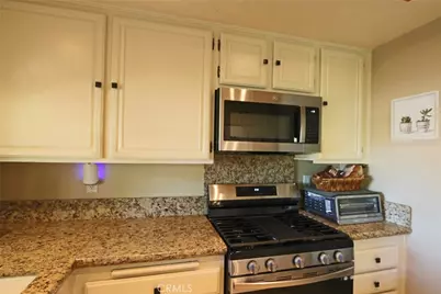 20046 Avenue Of The Oaks, Newhall, CA 91321 - Photo 16