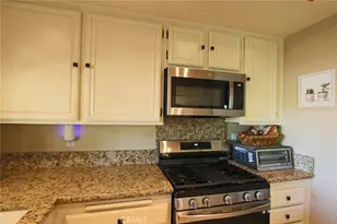 20046 Ave Of The Oaks, Newhall, CA 91321 - Photo 16