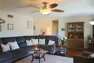 20046 Ave Of The Oaks, Newhall, CA 91321 - Photo 2