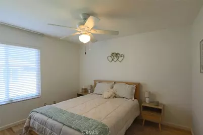 20046 Avenue Of The Oaks, Newhall, CA 91321 - Photo 32