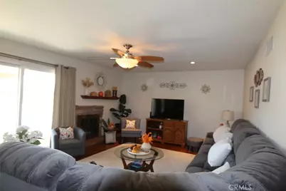 20046 Avenue Of The Oaks, Newhall, CA 91321 - Photo 12