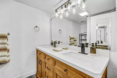 6545 Reseda Boulevard #6, Reseda, CA 91335 - Photo 18