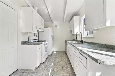 44015 3rd, Lancaster, CA 93535 - Photo 18