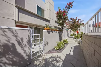14345 Foothill #111, Sylmar, CA 91342 - Photo 4