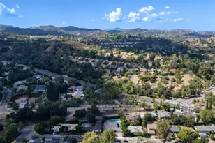 4527 Santa Lucia Dr, Woodland Hills, CA 91364 - Photo 40