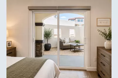 946 Warwick, Thousand Oaks, CA 91360 - Photo 12