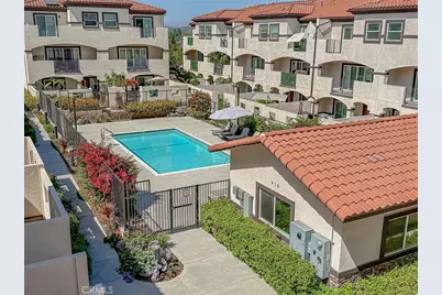 946 Warwick, Thousand Oaks, CA 91360 - Photo 52