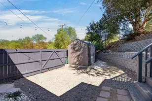 1068 Loma Ln, Simi Valley, CA 93063 - Photo 32