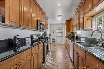 12643 Elkwood Street, North Hollywood, CA 91605 - Photo 16