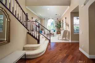25337 Los Arqueros Dr, Valencia, CA 91381 - Photo 4