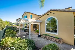 25337 Los Arqueros Dr, Valencia, CA 91381 - Photo 16