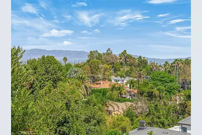 5015 Casa Dr., Tarzana, CA 91356 - Photo 4