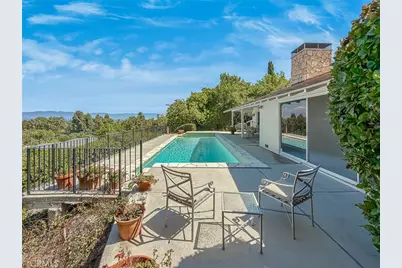 5015 Casa Dr., Tarzana, CA 91356 - Photo 2