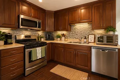 21901 Lassen Street #155, Chatsworth, CA 91311 - Photo 4