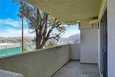 21309 Eucalyptus #203, Newhall, CA 91321 - Photo 16
