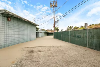 335 E Beach Avenue, Inglewood, CA 90302 - Photo 10