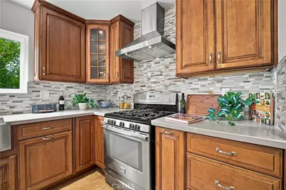 5777 Valerie, Woodland Hills, CA 91367 - Photo 2