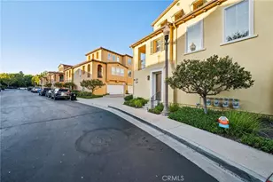 27006 Pebble Beach Dr, Valencia, CA 91381 - Photo 2