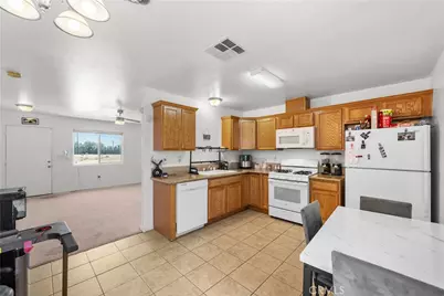 21041 Vivian Court, California City, CA 93505 - Photo 22