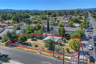 19504 Saticoy, Reseda, CA 91335 - Photo 2
