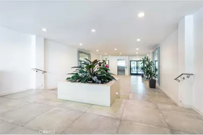 9000 Cynthia St #306, West Hollywood, CA 90069 - Photo 2