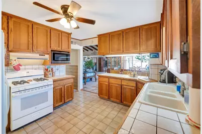 2561 W Avenue K, Lancaster, CA 93536 - Photo 12