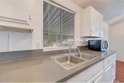 2330 E Avenue J8 #6, Lancaster, CA 93535 - Photo 16