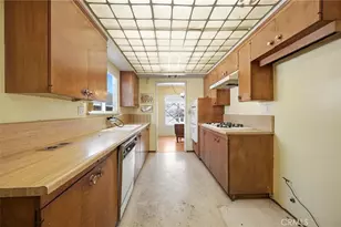 7321 Leescott Ave, Van Nuys, CA 91406 - Photo 12
