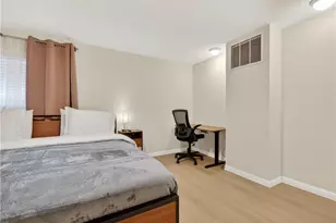 405 N Brighton, Burbank, CA 91506 - Photo 16