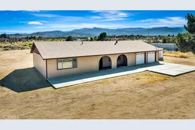 5023 Smoke Tree, Phelan, CA 92371 - Photo 2
