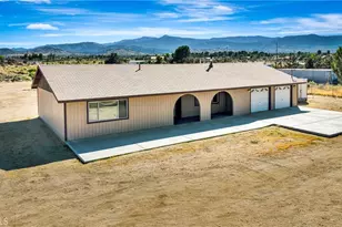 5023 Smoke Tree, Phelan, CA 92371 - Photo 2