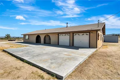 5023 Smoke Tree, Phelan, CA 92371 - Photo 4