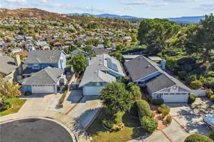 22802 Acacia Ct, Saugus, CA 91390 - Photo 2