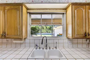 5961 Hillview Park, Los Angeles, CA 91401 - Photo 6