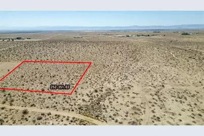 0 Ptn Of Se1/4 Sec18 T9 R13 Excl Of Mr, Rosamond, CA 93560 - Photo 1