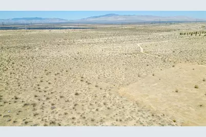 0 Ptn Of Se1/4 Sec18 T9 R13 Excl Of Mr, Rosamond, CA 93560 - Photo 8