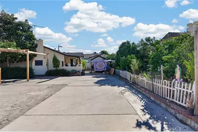 6856 Laurel Canyon Boulevard, North Hollywood, CA 91605 - Photo 8