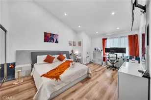 13412 Burbank, Sherman Oaks, CA 91401 - Photo 12