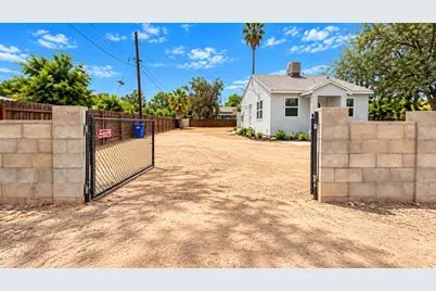 30368 Orange, Shafter, CA 93263 - Photo 2