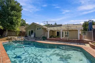 23341 Alamos Ln, Newhall, CA 91321 - Photo 22