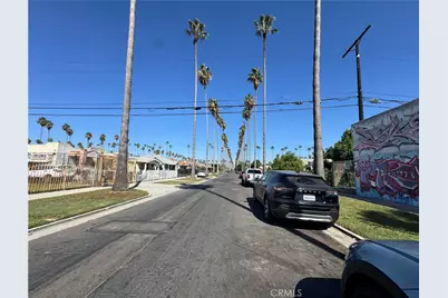 5747 S Gramercy Place, Los Angeles, CA 90062 - Photo 4