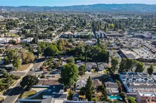 16819 Wyandotte St, Lake Balboa, CA 91406 - Photo 44