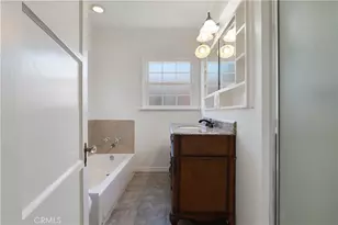 16819 Wyandotte St, Lake Balboa, CA 91406 - Photo 30