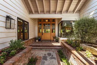 5959 Woodland View Drive, Woodland Hills, CA 91367 - Photo 4