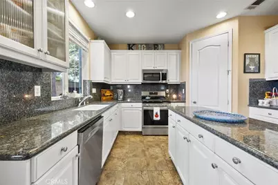 6119 Pilar Way, Bakersfield, CA 93306 - Photo 8
