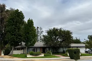 22271 Craggy View, Chatsworth, CA 91311 - Photo 2