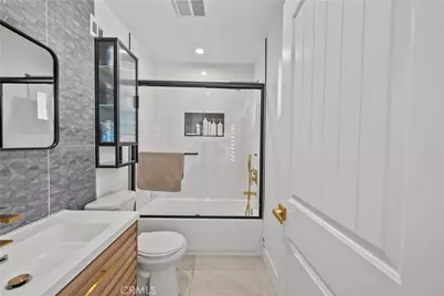 12850 Woodley Avenue, Granada Hills, CA 91344 - Photo 22