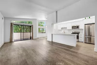 5805 Whitsett Avenue #201, Valley Village, CA 91607 - Photo 2