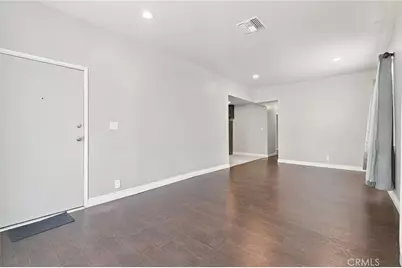 70 W Claremont St, Pasadena, CA 91103 - Photo 8