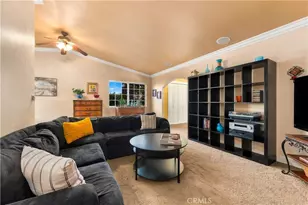 19634 Crystal Springs Ct, Newhall, CA 91321 - Photo 2